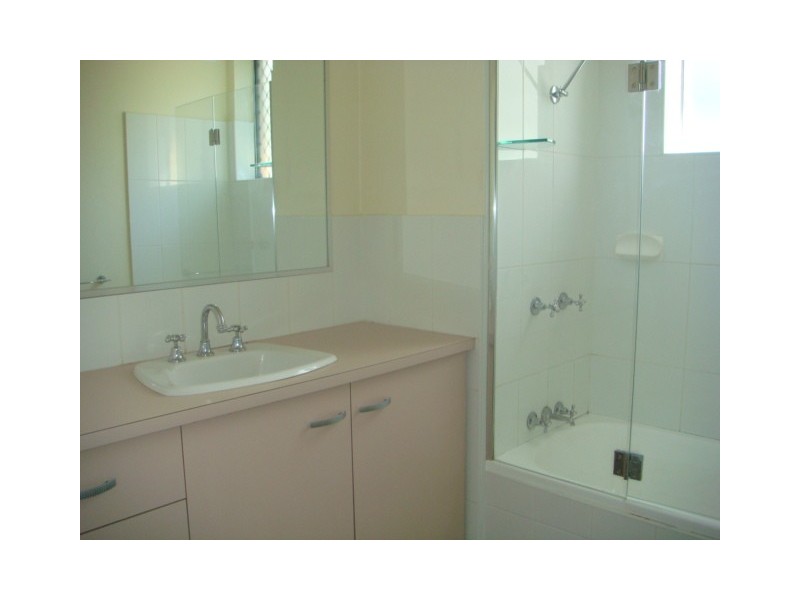 4/117 Clarence Road, Indooroopilly QLD 4068