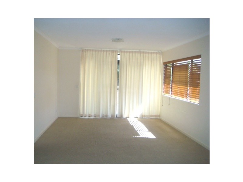 3/120 Central Ave, Indooroopilly QLD 4068