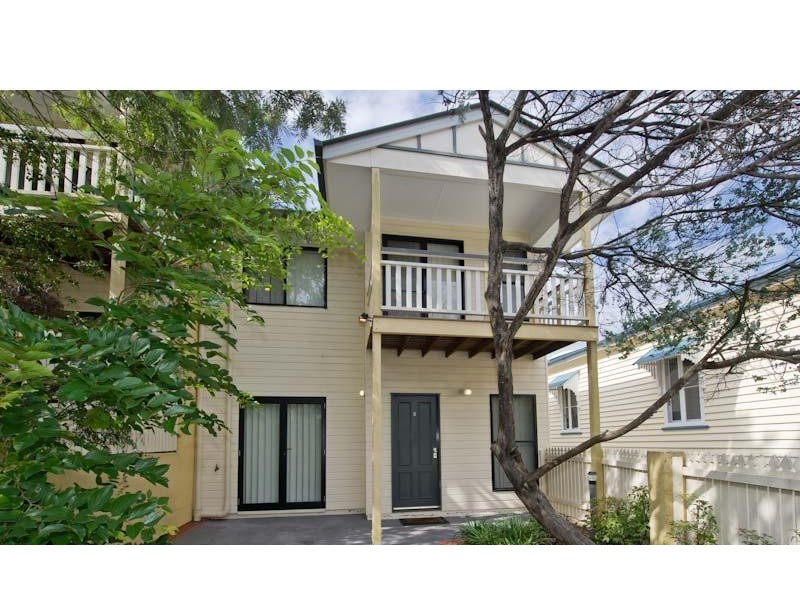 2/10 Greenlaw Street, Indooroopilly QLD 4068