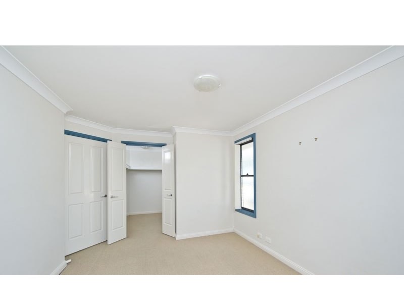2/10 Greenlaw Street, Indooroopilly QLD 4068