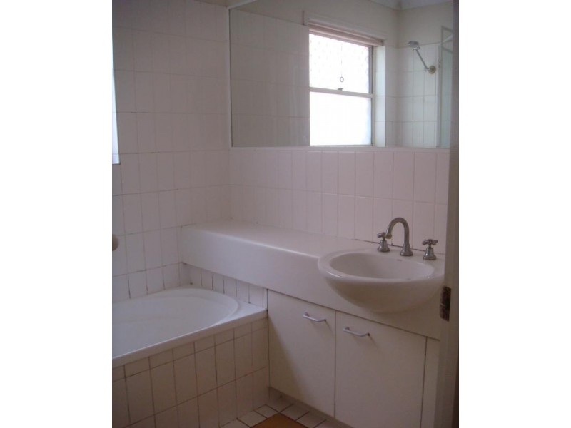 22/82 Russell Terrace, Indooroopilly QLD 4068