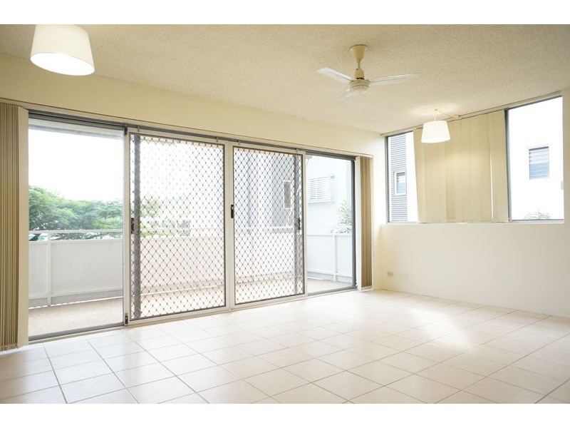 1/12 Underhill Avenue, Indooroopilly QLD 4068