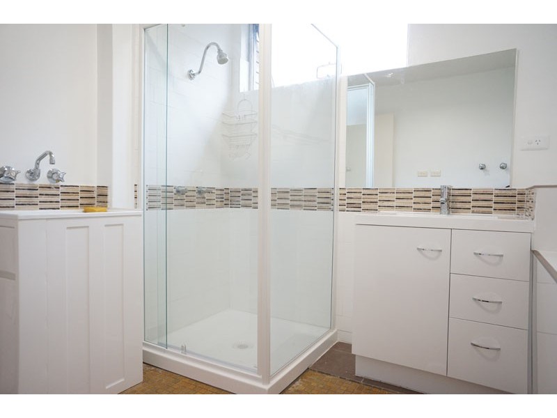 1/12 Underhill Avenue, Indooroopilly QLD 4068