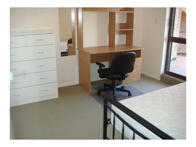 27/26 Carr Street, St Lucia QLD 4067