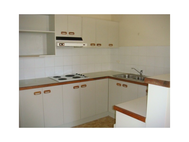 2/64 Sisley Street, St Lucia QLD 4067