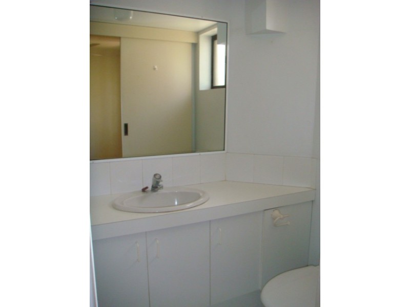 2/64 Sisley Street, St Lucia QLD 4067