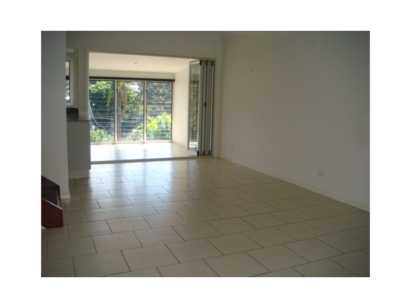 2/23 Curlew Street, Toowong QLD 4066