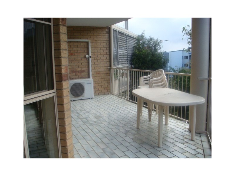 4/74 Kensington Terrace, Toowong QLD 4066