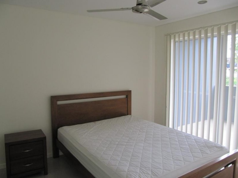 5/221 Sir Fred Schonell Drive, St Lucia QLD 4067