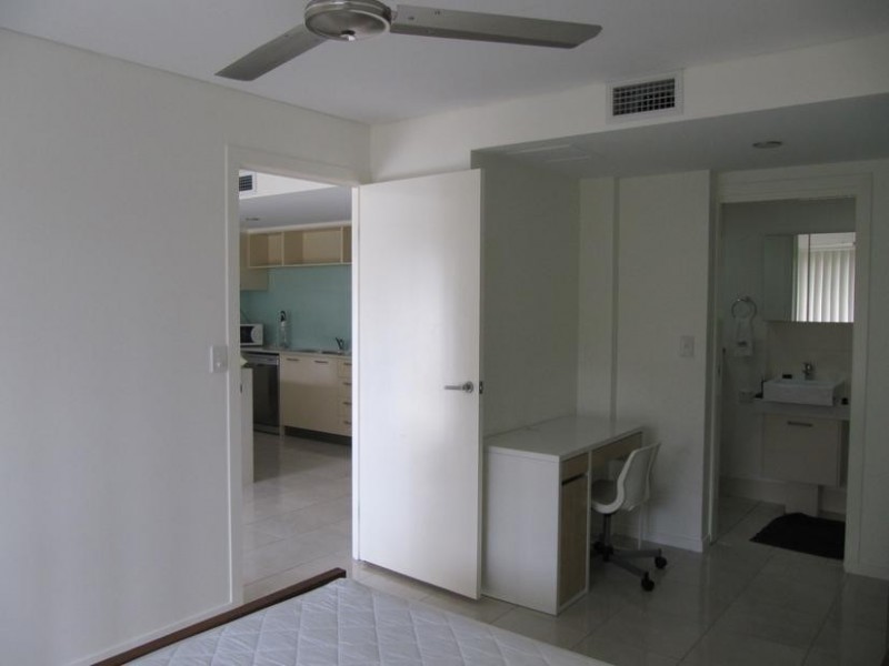 5/221 Sir Fred Schonell Drive, St Lucia QLD 4067