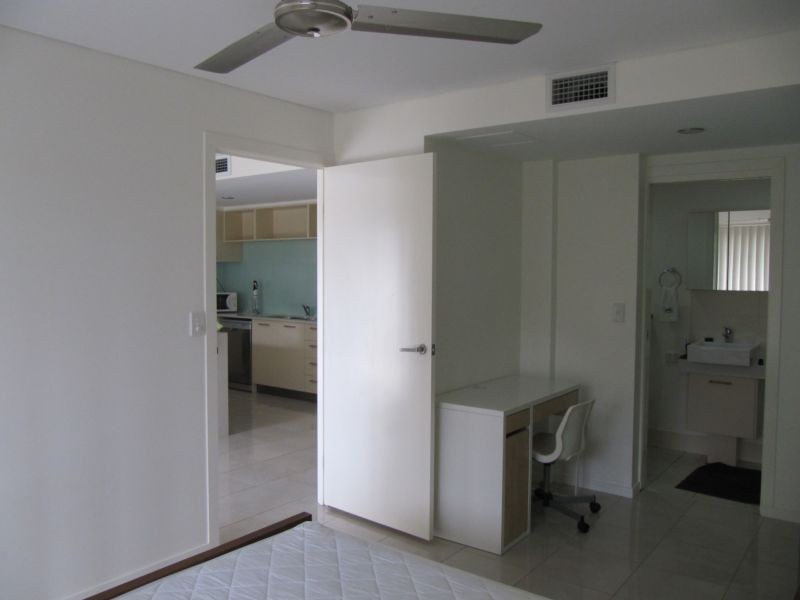 5/221 Sir Fred Schonell Drive, St Lucia QLD 4067