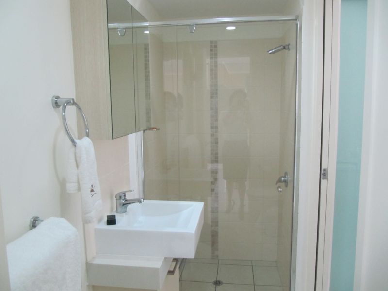 5/221 Sir Fred Schonell Drive, St Lucia QLD 4067