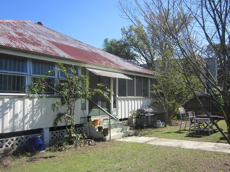 35 Clarence Road, Taringa QLD 4068