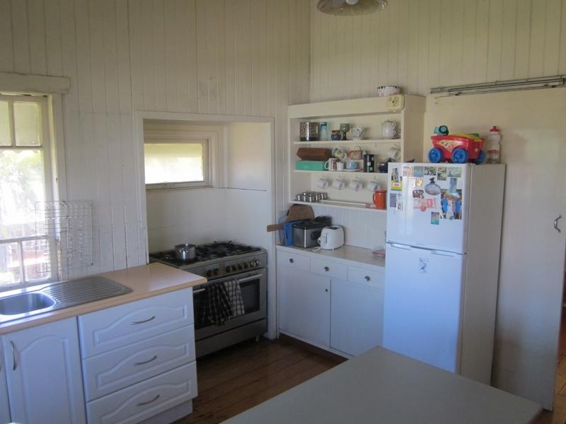 35 Clarence Road, Taringa QLD 4068