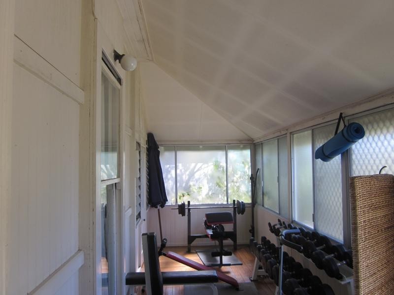 35 Clarence Road, Taringa QLD 4068