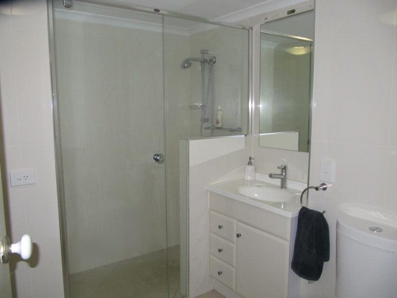 6/8 Carr Street, St Lucia QLD 4067