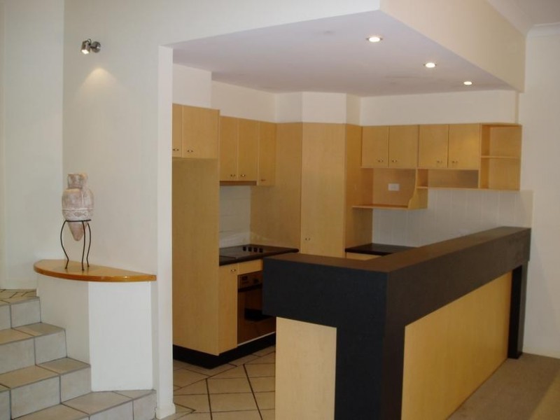 1/10 Broomfield Street, Taringa QLD 4068