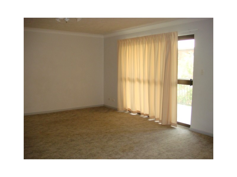 3/64 Wellington Rd, Coorparoo QLD 4151