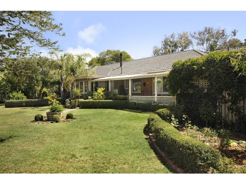 8 Kalkarra Crescent, Mount Duneed VIC 3216