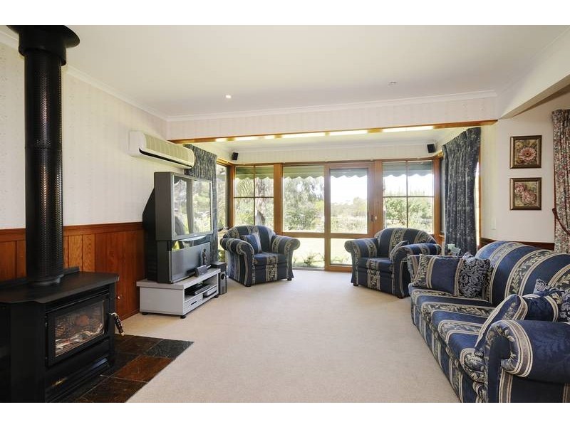 8 Kalkarra Crescent, Mount Duneed VIC 3216