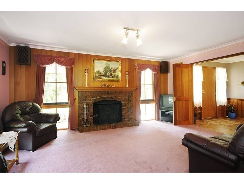 8 Kalkarra Crescent, Mount Duneed VIC 3216