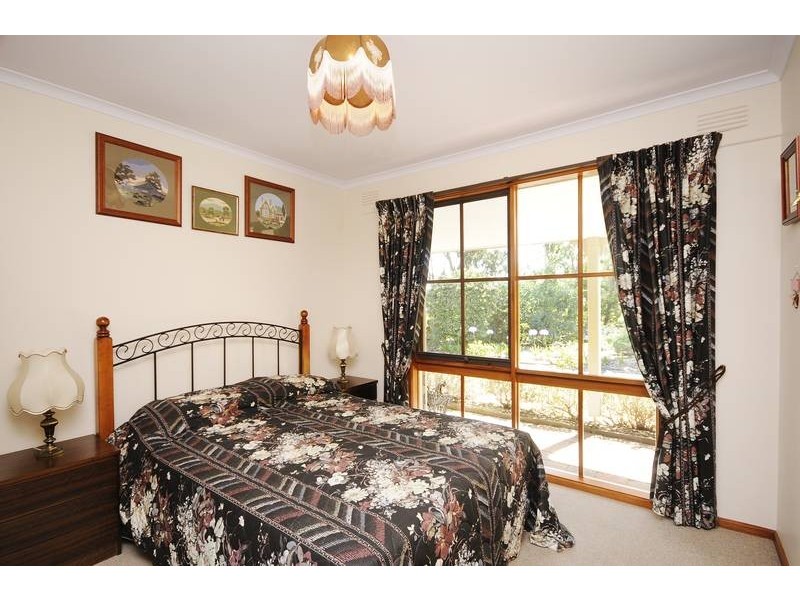 8 Kalkarra Crescent, Mount Duneed VIC 3216