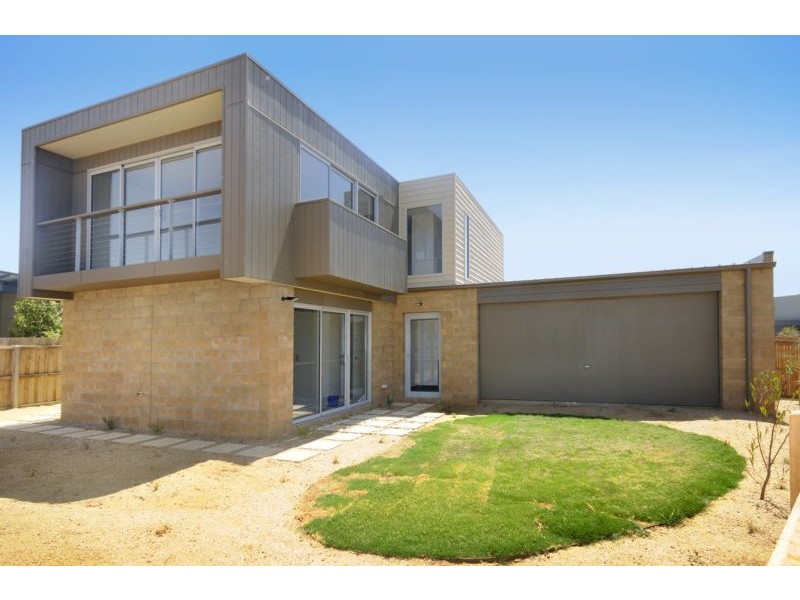 13 Loch Lomond Crescent, Torquay VIC 3228