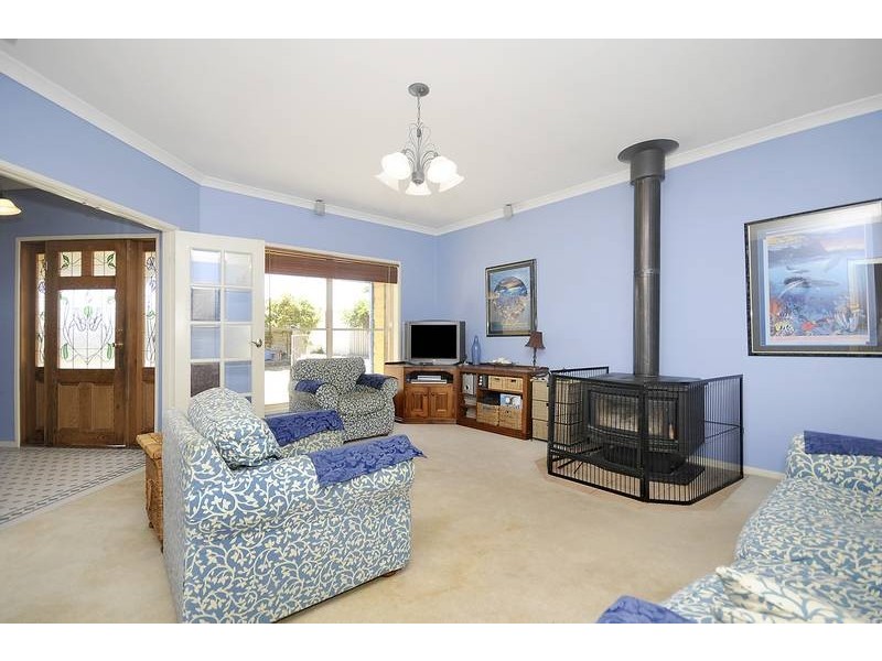 44 Glanuese Ave, Torquay VIC 3228