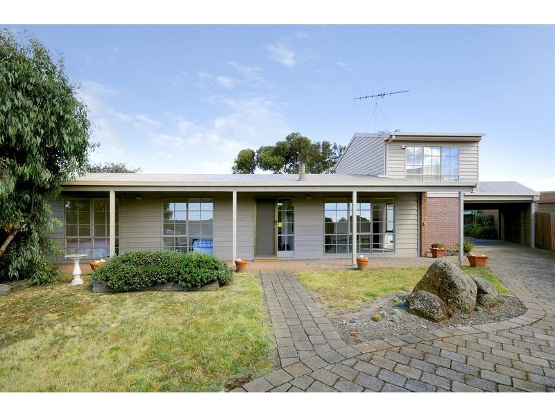 8 Nestor Court, Torquay VIC 3228