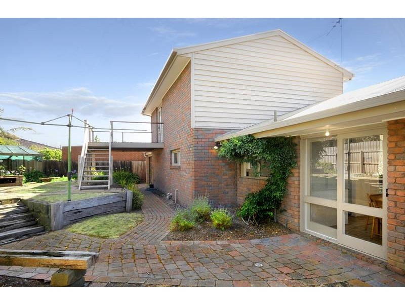 8 Nestor Court, Torquay VIC 3228