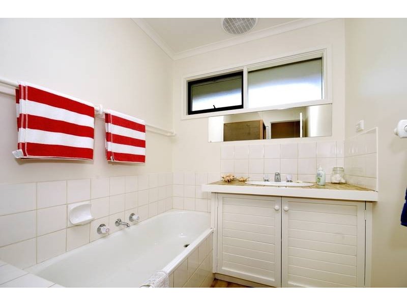 8 Nestor Court, Torquay VIC 3228