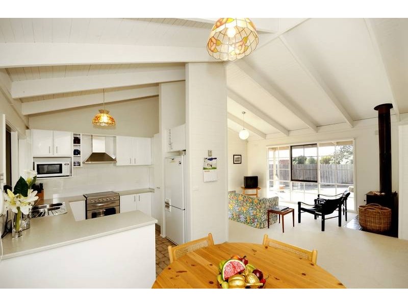 8 Nestor Court, Torquay VIC 3228