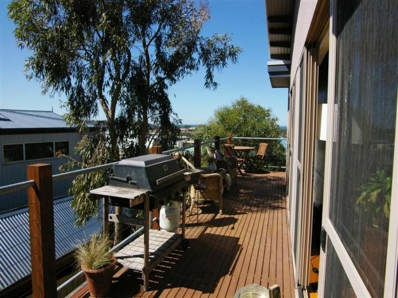 8 Malibu Place, Torquay VIC 3228