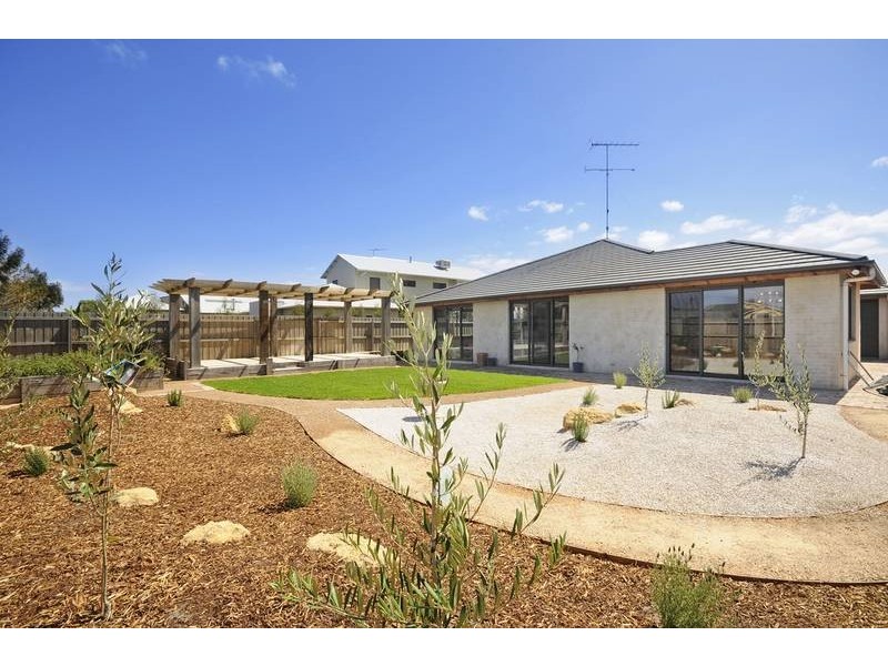 20 Lorama Street, Torquay VIC 3228