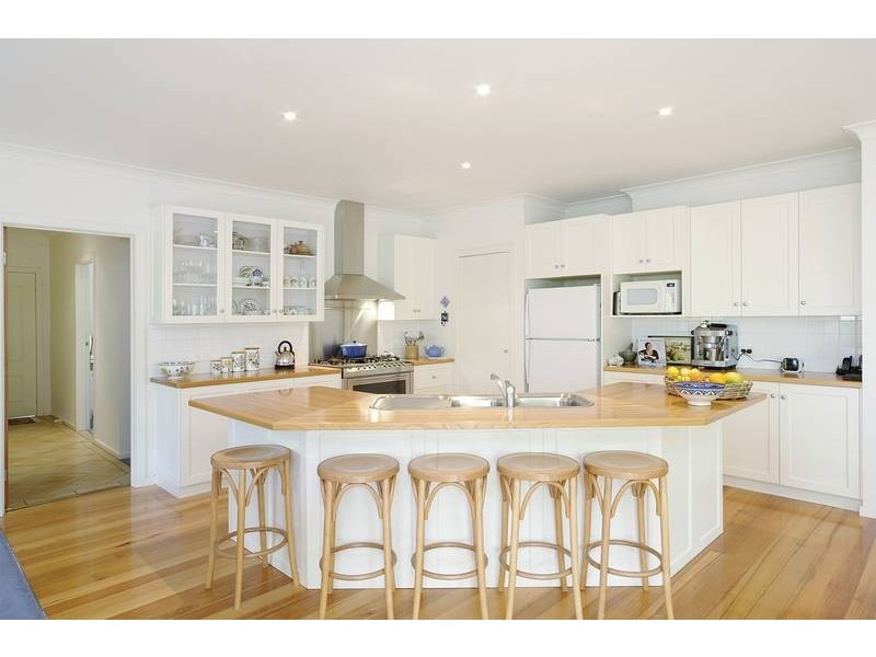 9 Pride Street, Torquay VIC 3228