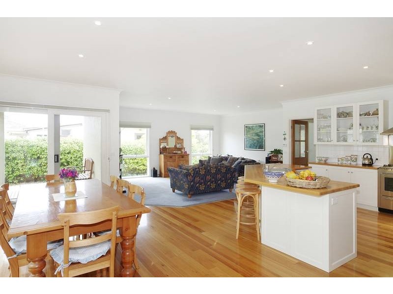 9 Pride Street, Torquay VIC 3228
