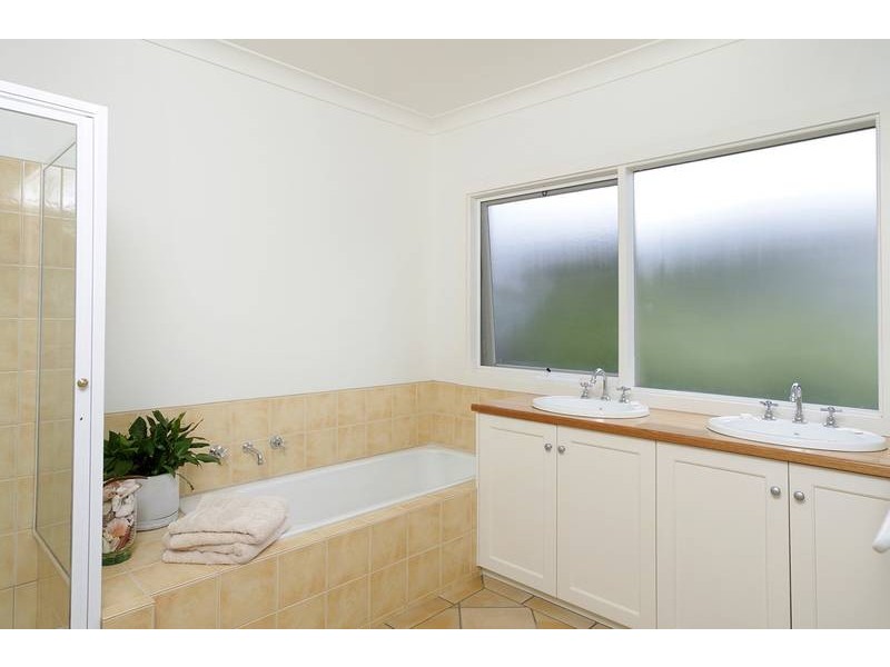 9 Pride Street, Torquay VIC 3228