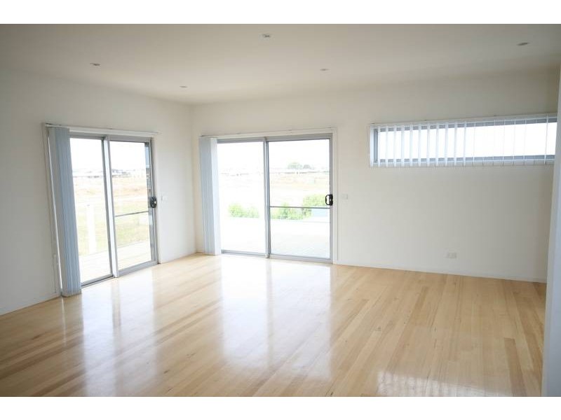 2/1C Boscarne Avenue, Torquay VIC 3228