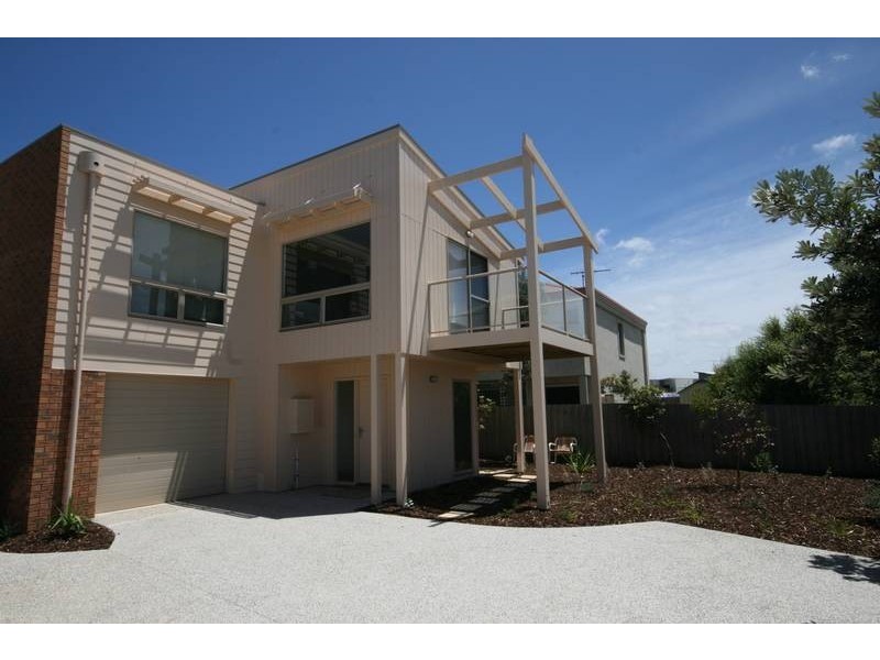 2/223 The Esplanade, Torquay VIC 3228