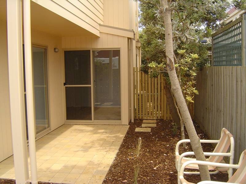 2/223 The Esplanade, Torquay VIC 3228