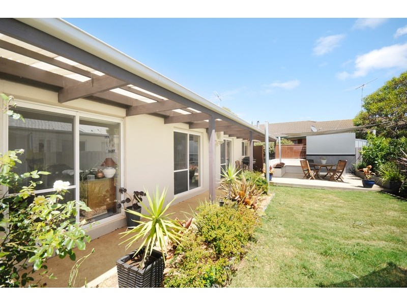 98 Beach Road, Torquay VIC 3228