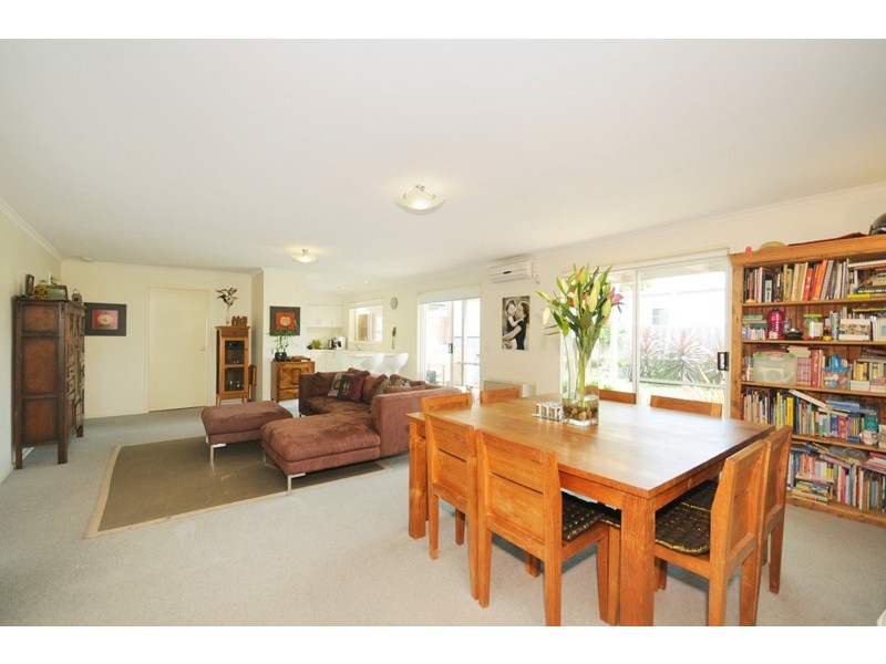 98 Beach Road, Torquay VIC 3228