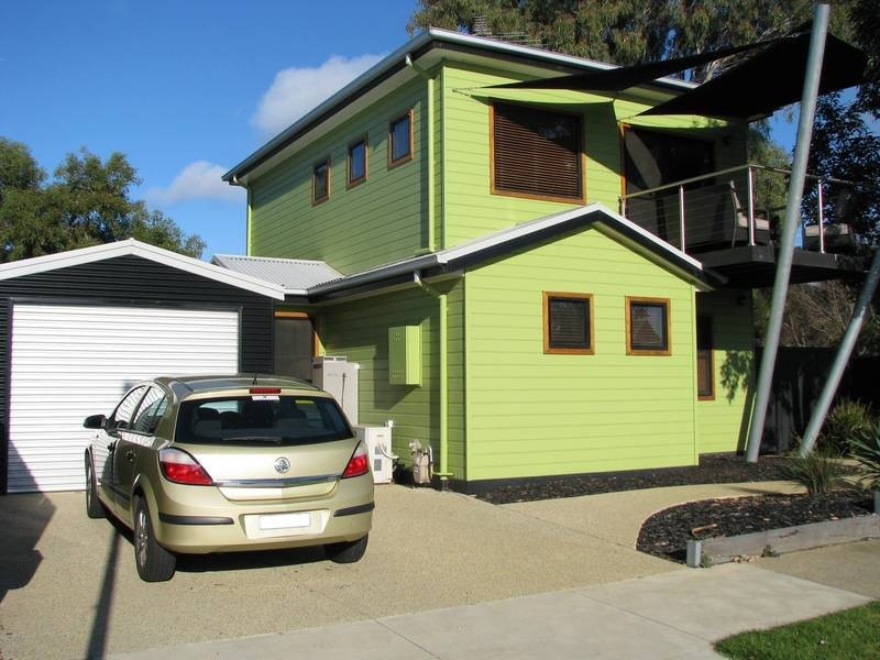 2A Aquilla Ave, Torquay VIC 3228