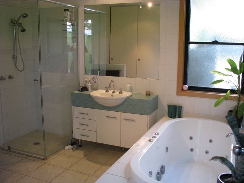 2A Aquilla Ave, Torquay VIC 3228