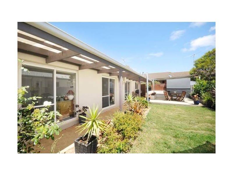 98 Beach Road, Torquay VIC 3228