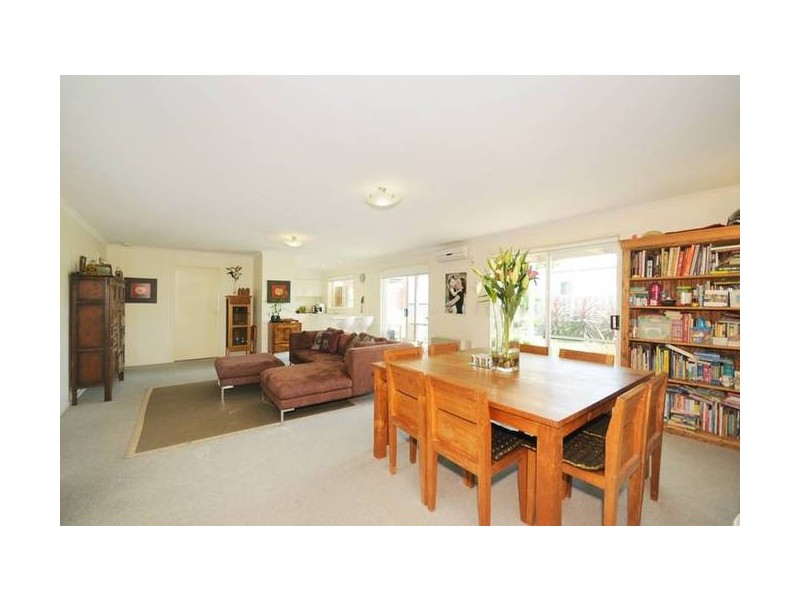 98 Beach Road, Torquay VIC 3228