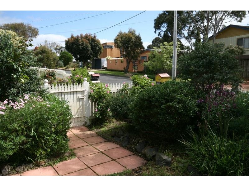 1/25 Riverside Drive, Torquay VIC 3228