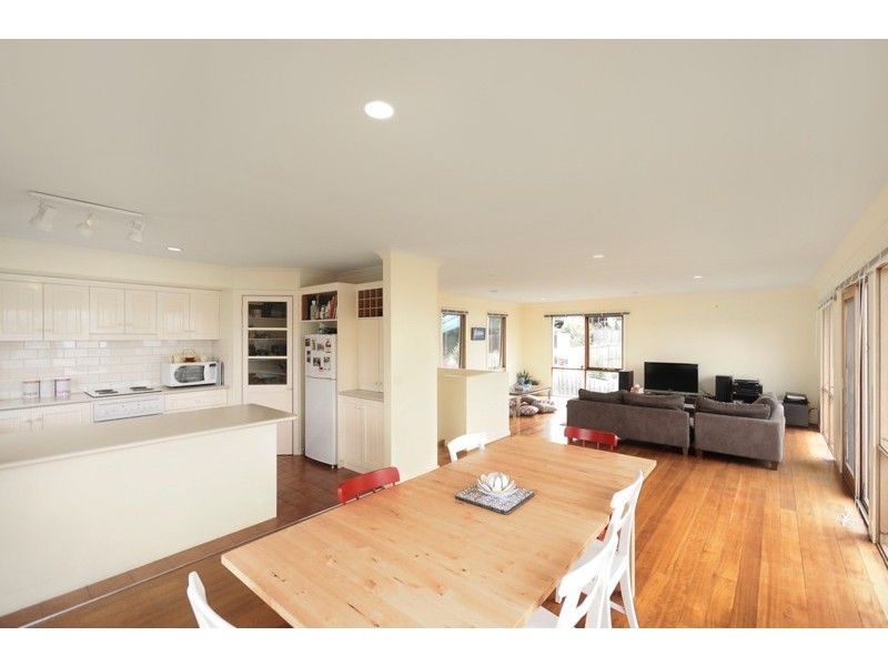 18 Ozan Crescent, Jan Juc VIC 3228