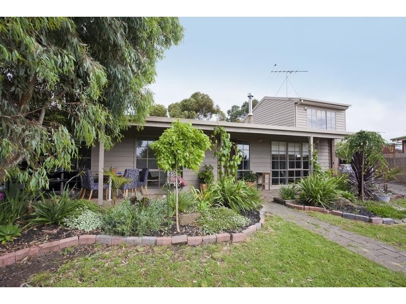 8 Nestor Crt, Torquay VIC 3228