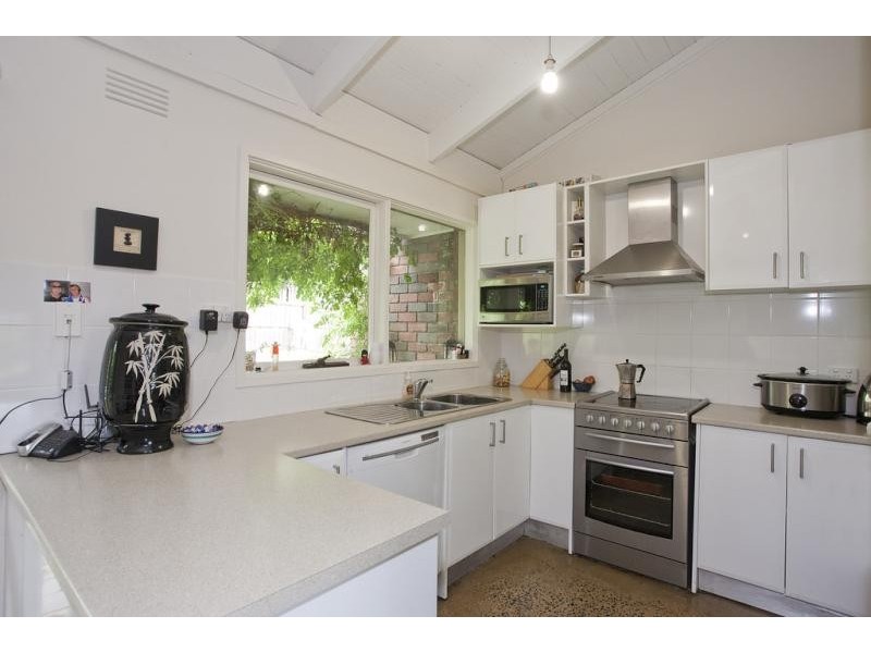 8 Nestor Crt, Torquay VIC 3228